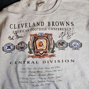 Vintage Autographed  Cleveland Browns 1946  Sweater (Bob Gain, Alex Mack)
